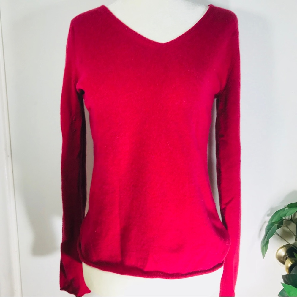 Geneva   Red pink v neck cashmere sweater